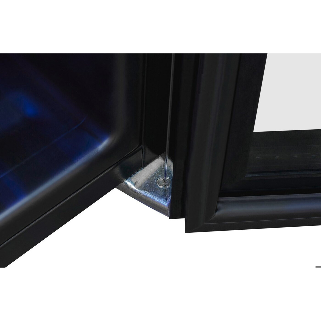 Exquisit - WS2-114-GTE-160G - Weinkühlschrank - schwarz, freistehend, 114 Flaschen, 2 Zonen, LED-Beleuchtung, ausziehbare Holzlagerböden
